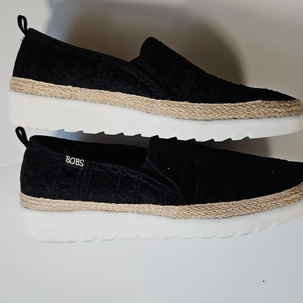 Bobs Skechers Espadrille Black Embroidered Fabric Memory Foam Comfort Casual SZ9